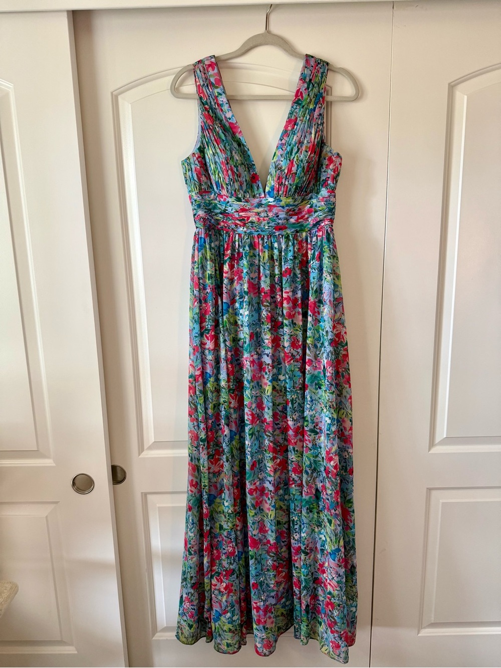 Floral V-Neck Maxi Dress in Multicolor
